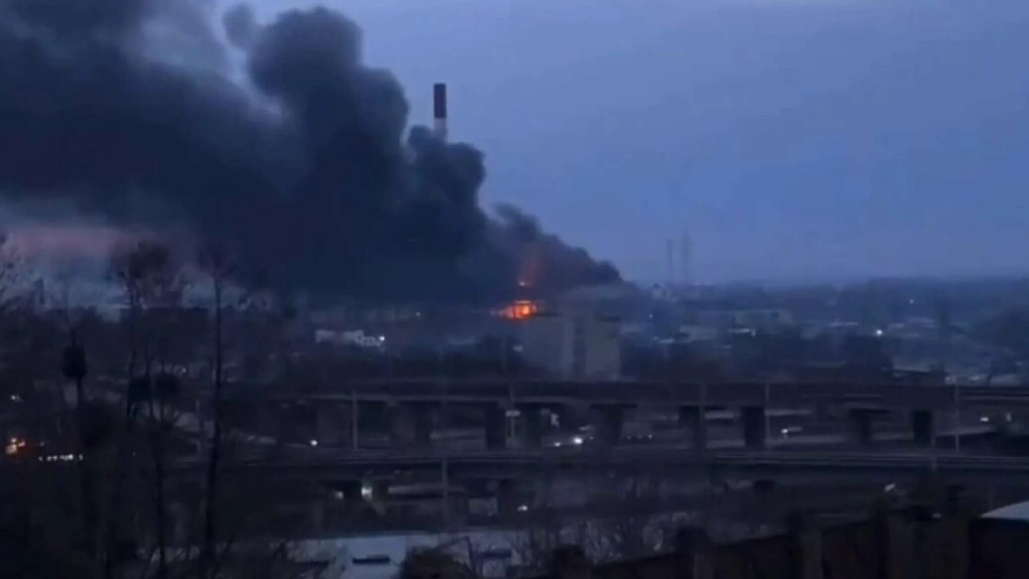 Сводка на украине 23.03 2024. Горящий город. Пожар. Взрывы в Киеве сейчас.