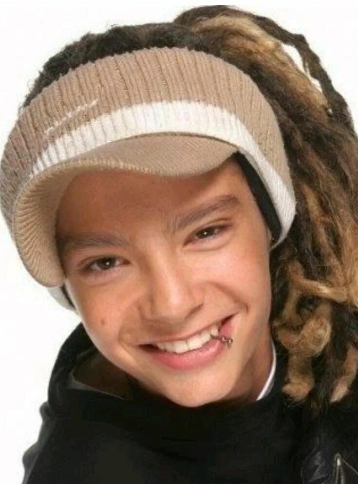Том каулитц руки. Tom kaulitz. tom kaulitz 2005. том каулитц 2025. том каулитц 2025.