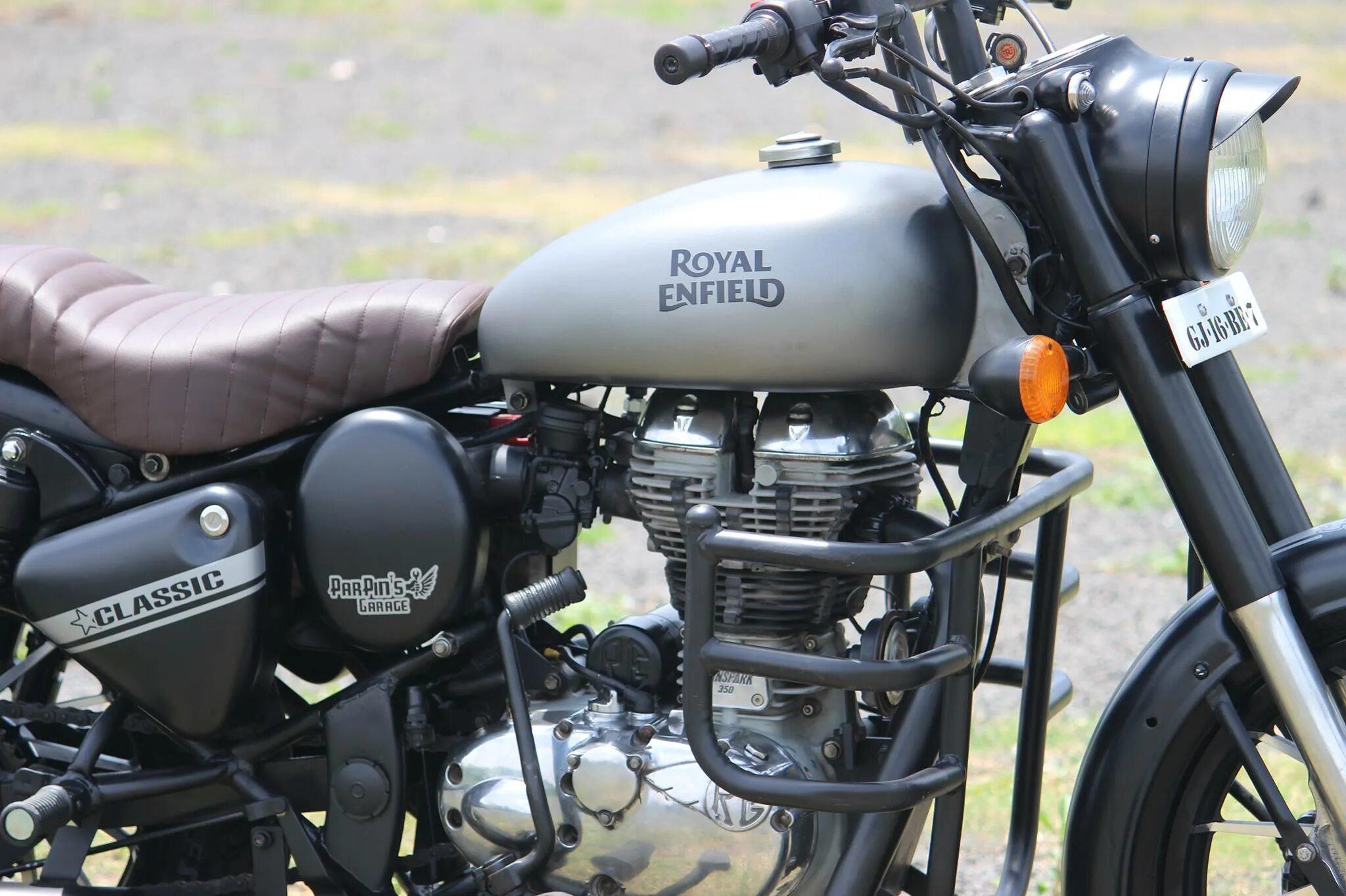 Роял энфилд 350. Royal Enfield Classic 350. Royal Enfield Bullet 350. Роял Энфилд Классик 350. Royal Enfield Classic 350 Halcyon.