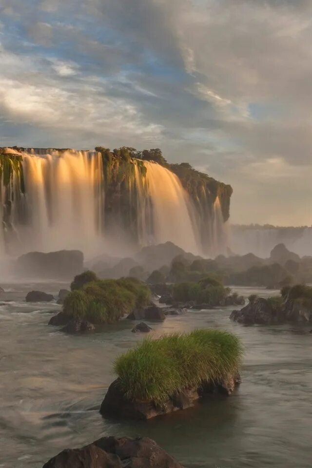 Национальный парк Игуасу. Бразилия водопады Игуасу. Игуасу (национальный парк, Аргентина). Река Парана водопады. Сумерки водопад