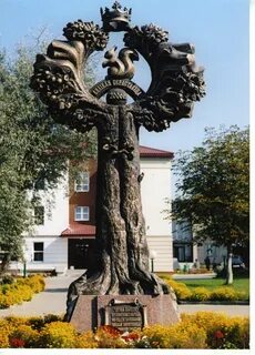 Памятник древо жизни