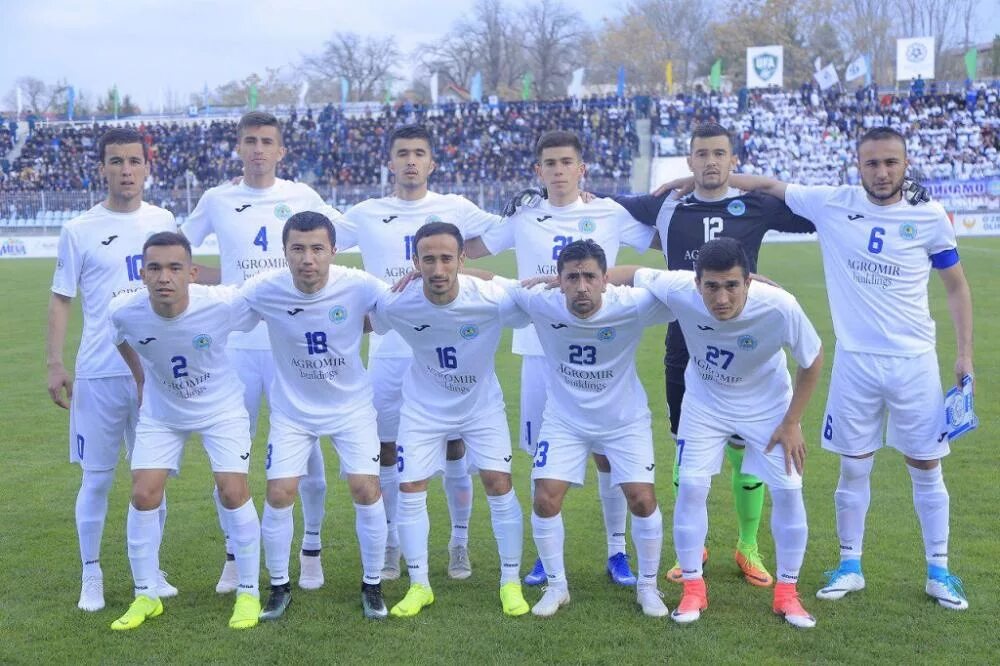 фк динамо самарканд. стадион динамо самарканд. динамо футбольный клуб самарканд. про лига узбекистан. динамо самарканд логотип.