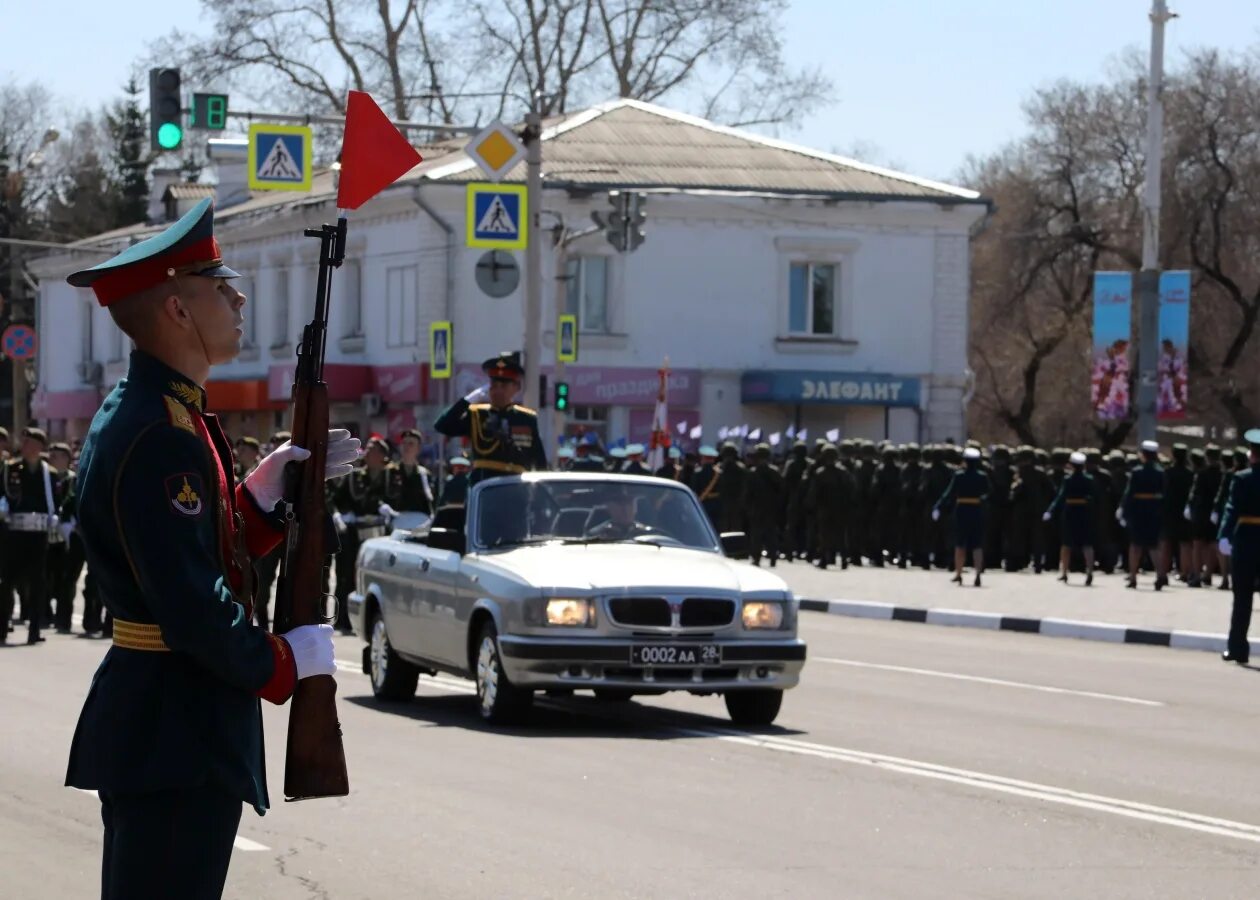 Белогорск фото дом офицеров. День города белогорск амурская область 2024. Белогорск парад победы. Белогорск амурская область 9 мая д 49. Белогорск парад победы.