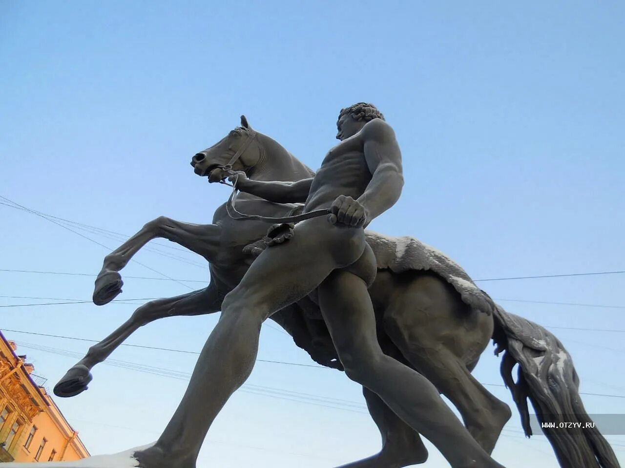 Какие достопримечательности встречаются по пути. Аничков мост. достопримечательности от аничкова моста до памятника петру. от аничкова моста до памятника петру первому. маршрут от аничкова моста до памятника петру.