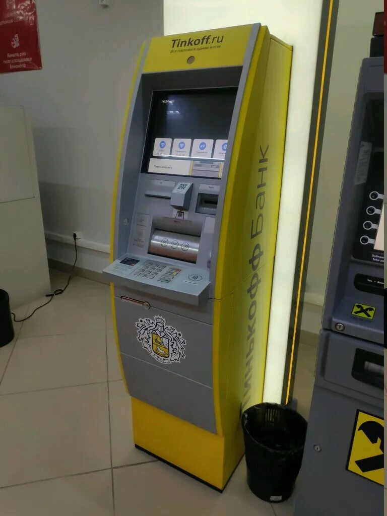 современный банкомат тинькофф. тинькофф банкомат метрополис. банкоматы тинькофф в астрахани. банкомат тинькофф парнас. тинькофф банкоматы астрахань.