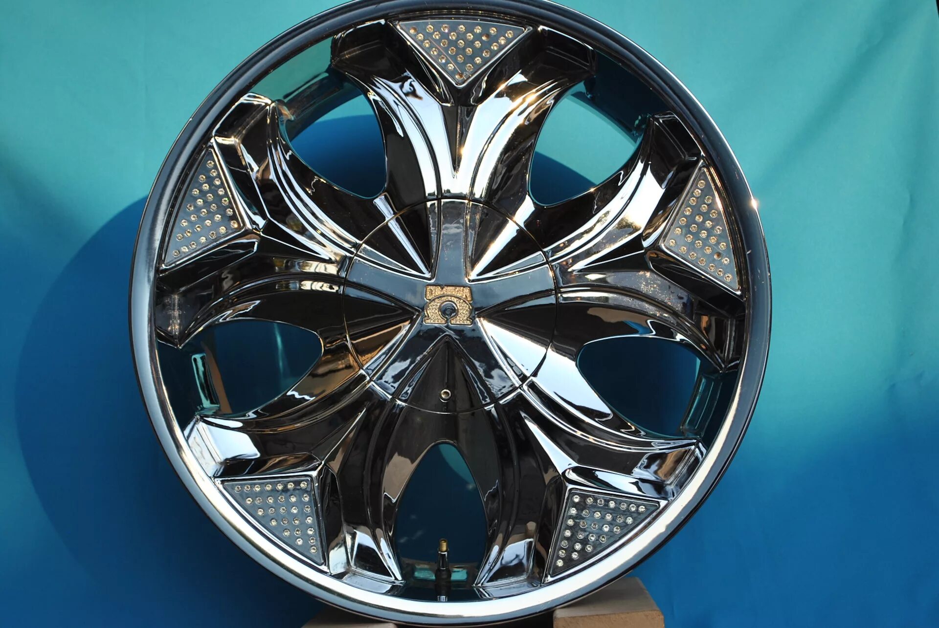 Литые диски р18. Диски хром r20 5x114.3. диски хром r20 5x150. диски хром 20 радиус. литье хром r17 звезда.
