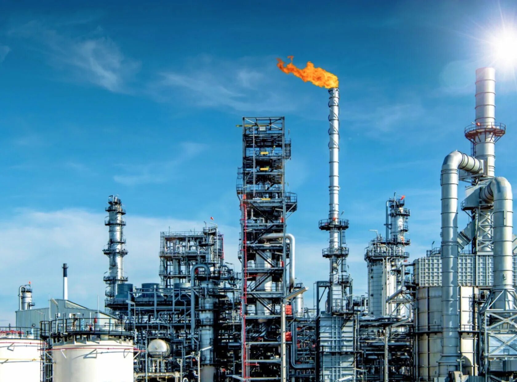Омский газоперерабатывающий завод. Onshore offshore oil and gas. Oil & gas industry offshore/onshore. Материалы нефтяная промышленность. Нефтегазовый комплекс.