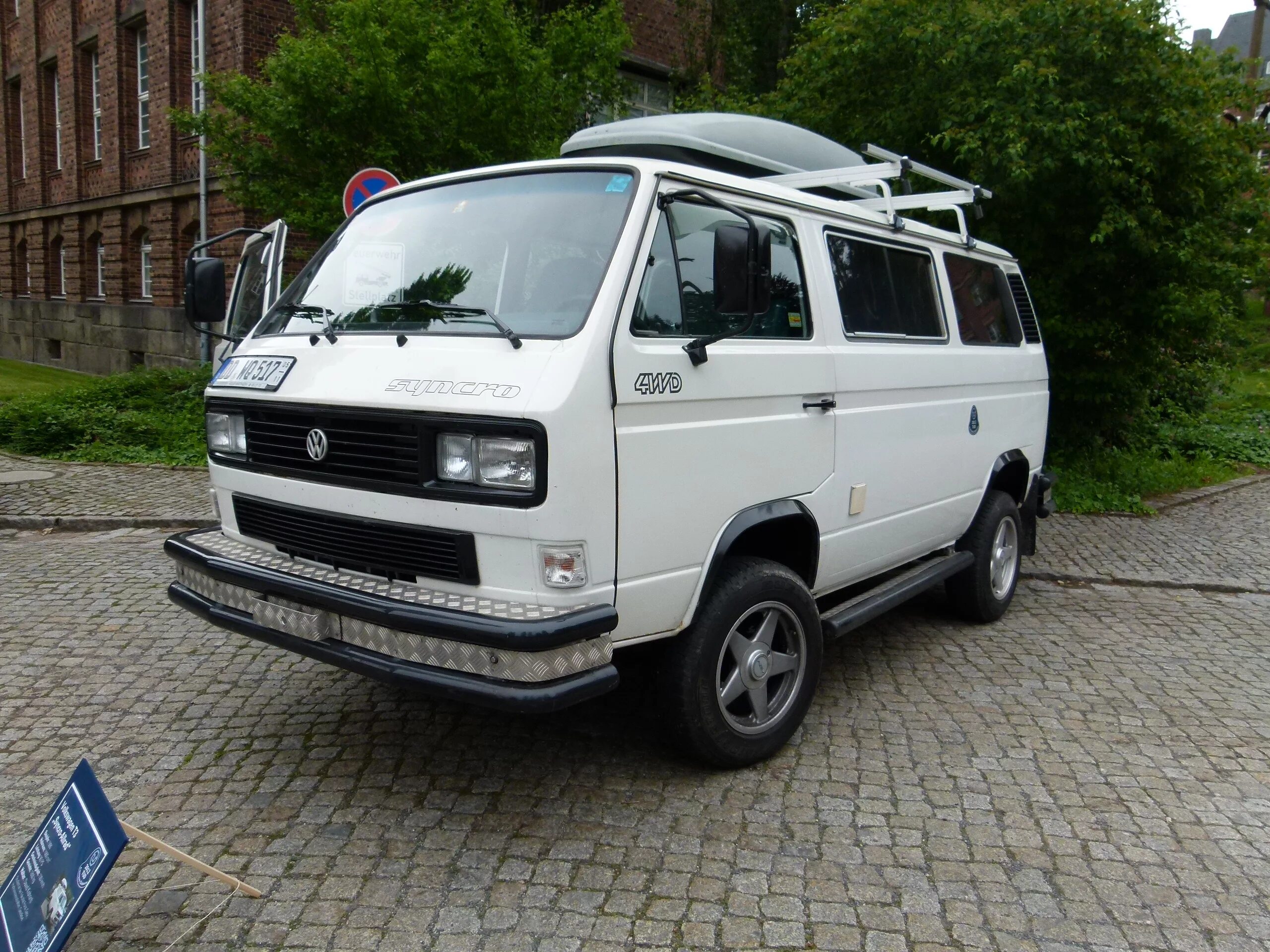 Фольксваген т3 синхро. Volkswagen t3. Т3 Фольксваген Syncro. Фольксваген Транспортер т3 Syncro.