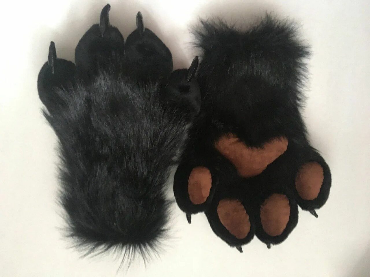 Мех с кошачьими лапами. Fursuit paws лапки. Fursuit paws перчатки. Мех лапа. Лапа кошки с когтями.