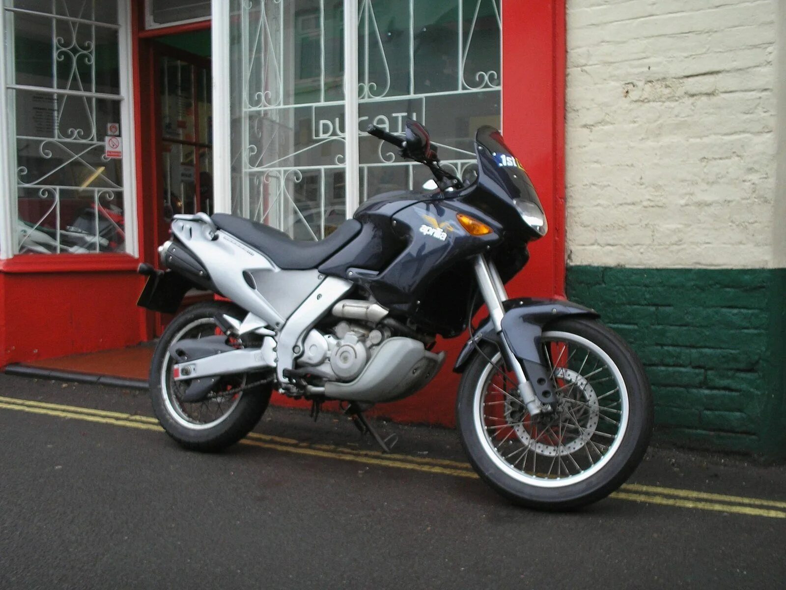 Априлия пегасо 650. Мотоцикл априлия пегасо 650. Априлия 650. Априлия страда 650. Мотоцикл априлия пегасо 650.