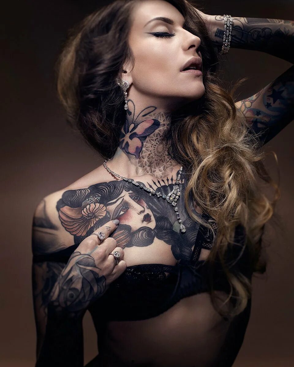 Arabella Drummond Татуировки. Модель Патриция в татуировках. Angela Mazzanti Нью. Тату для девушек. Тата девушка