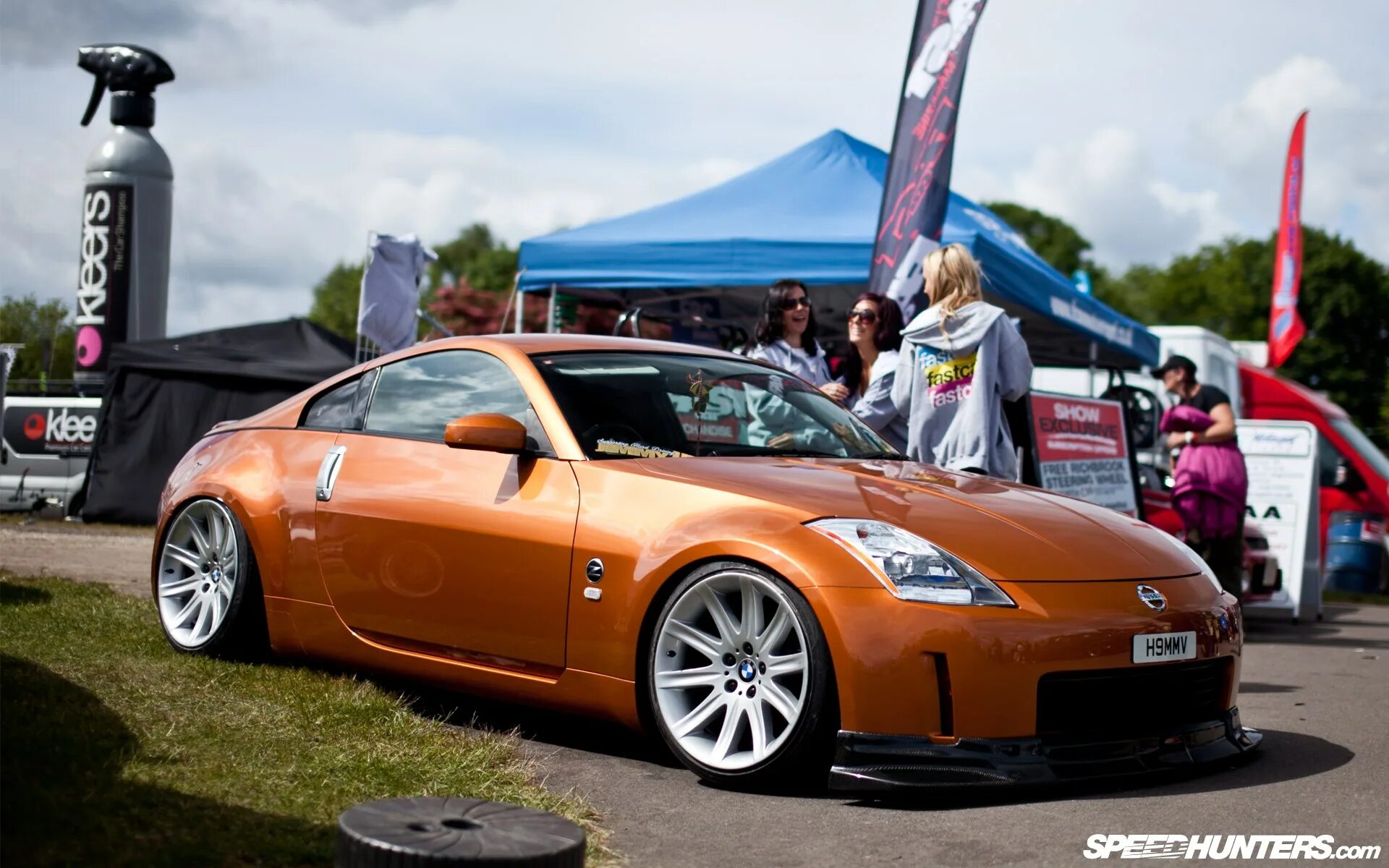 My car is than yours. Nissan 350z Tuning. Nissan 350z тюнинг. Джапфест 2010 Ниссан 350. Ниссан 350z рет лук.