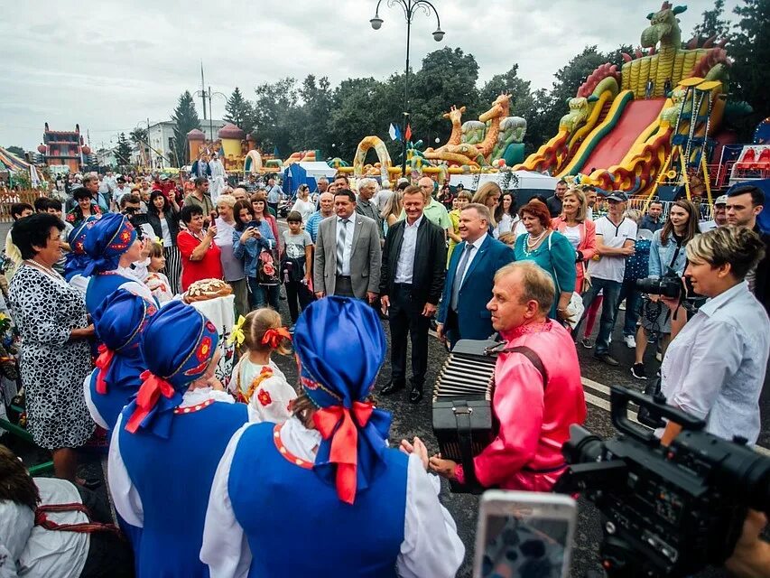 Новости обоянь курская область. Городской праздник. День города Обоянь. Праздник в Обояни. Фестиваль Обоянское яблоко.