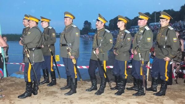 Уссурийское казачье войско форма. Казаки уссурийского казачьего войска. Форма уссурийского казачьего войска. Казаки в уссурийске. Казаки в уссурийске.