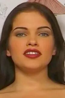 Жалаңаш әзербайжандық әйелдің жеке суреті