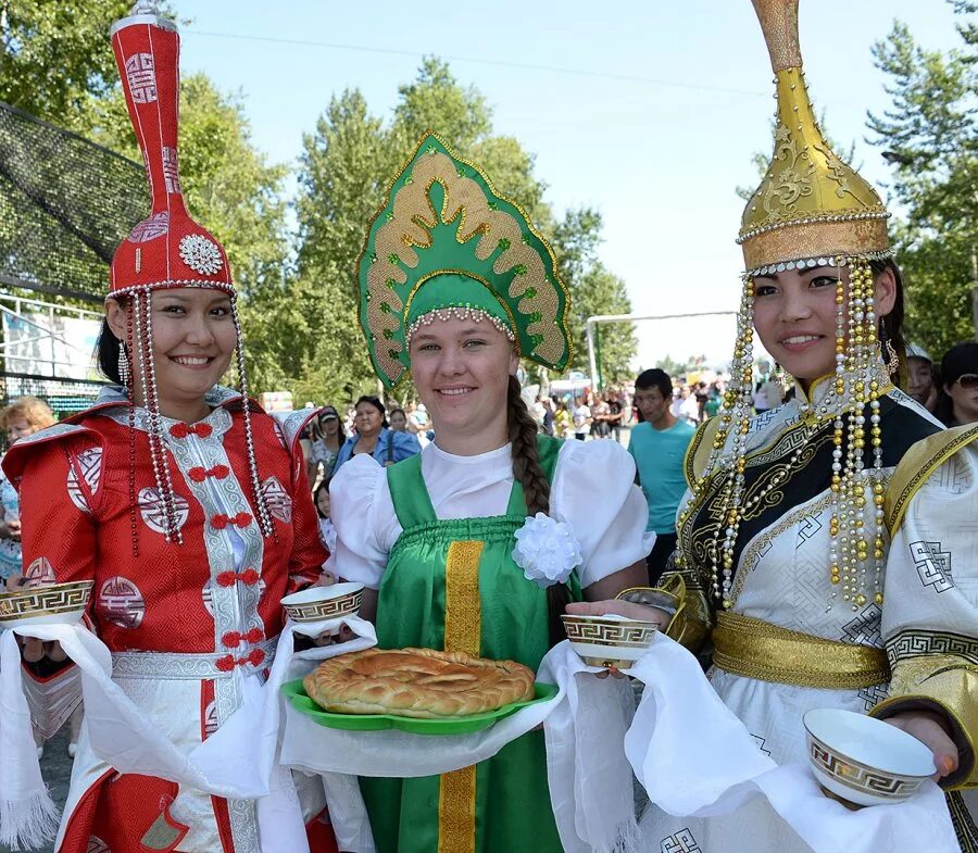 Город АК-Довурак Республики Тыва. Тува АК Довурак. Туваасбест АК-Довурак комбинат. Тувинцы город. Администрация ак довурак