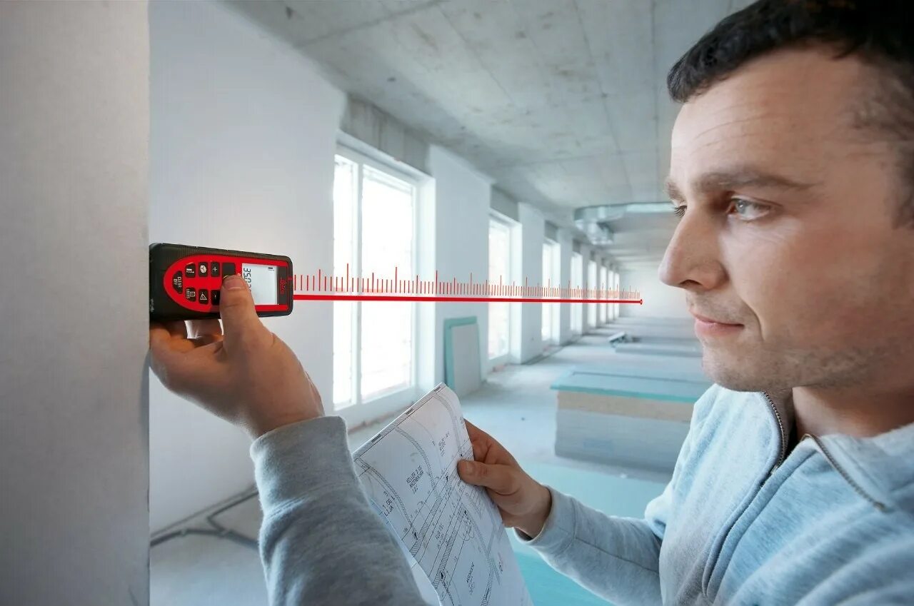 Лазерный дальномер bosch plr 30 c (0603672120). Измерить дом. Измерение лазерной рулеткой. Замер помещения фото. Замер фасада.