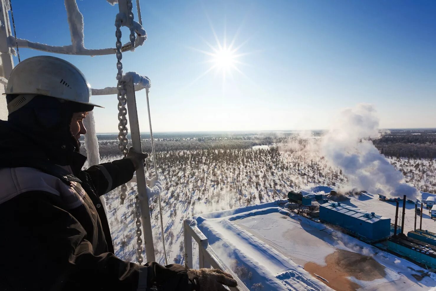 Буровая компания Шлюмберже. Буровая верховой. Компания нефтегазовая Schlumberger. Верховой на буровой. Буровое окно