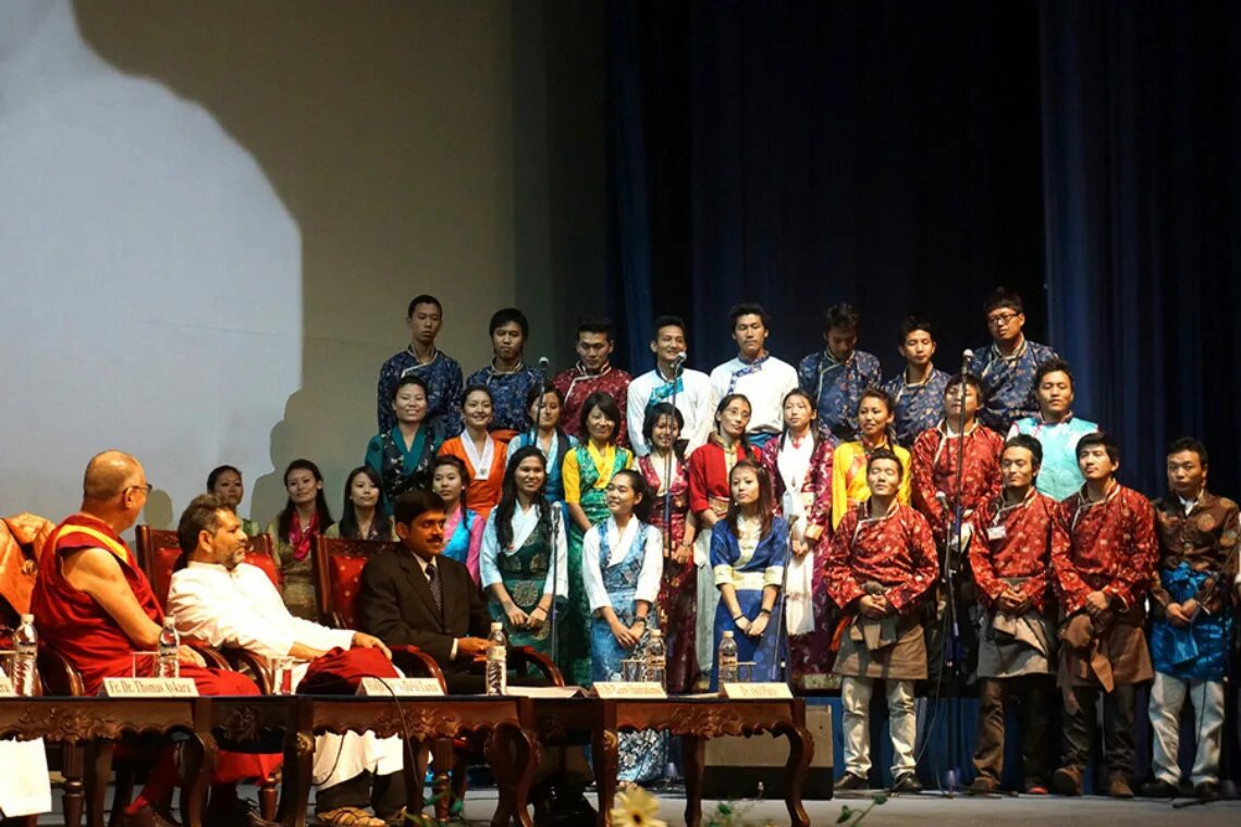 Тибетский хор. Тибетский хор послушать. Тибетский хор слушать