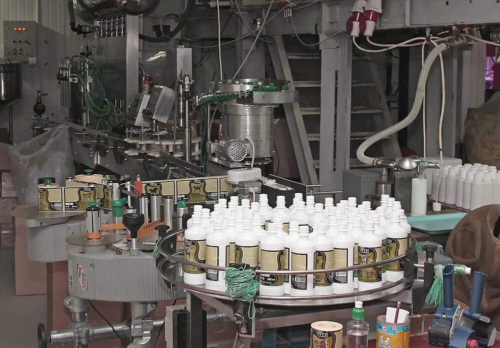 Производство косметики. Производство косметики петербург. Орбита производство косметики. Невский мыловаренный завод. Оборудование на заводе.