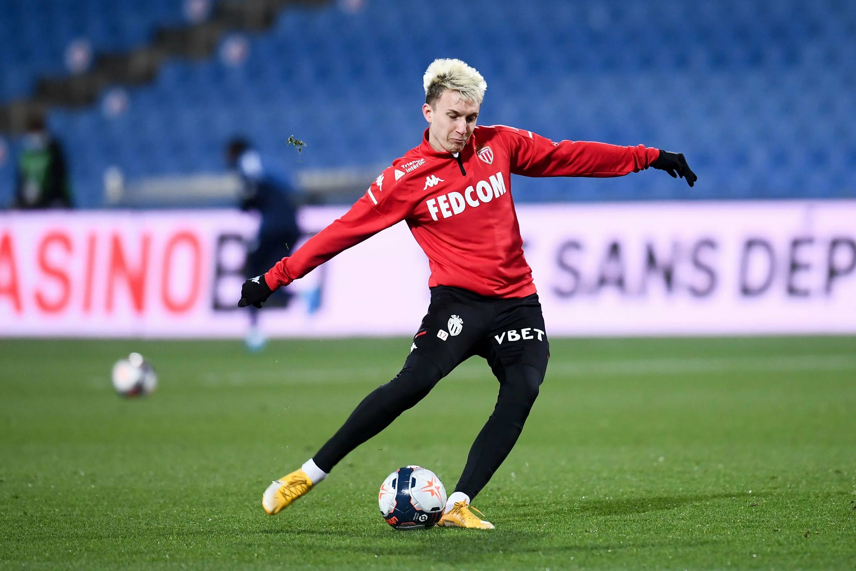 Valentin футболист. вада футболист. родри эрнандес футболист. джек грилиш в сборной англии. вада футболист.