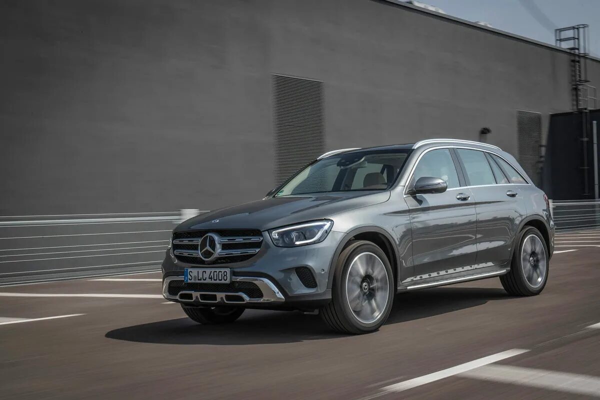 Mercedes новый цена. Мерседес Бенц GLK 2021. Mercedes Benz GLK 2021. Мерседес GLS 300. Мерседес кроссовер GLC 2021.