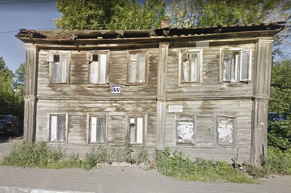 Фото двухэтажного многоквартирного дома. Ветхий фонд нижний новгород. Барак расселение ветхое жилье калуга. Старый фонд нижнего новгорода. Аварийные дома в нижнем новгороде.