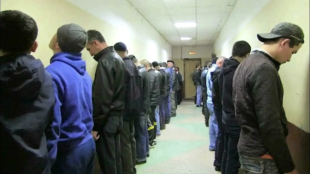 Фиктивная регистрация мигрантов. Паспортный контроль на границе. Фиктивная постановка на учет иностранного гражданина. Незаконная регистрация. Миграционная полиция.