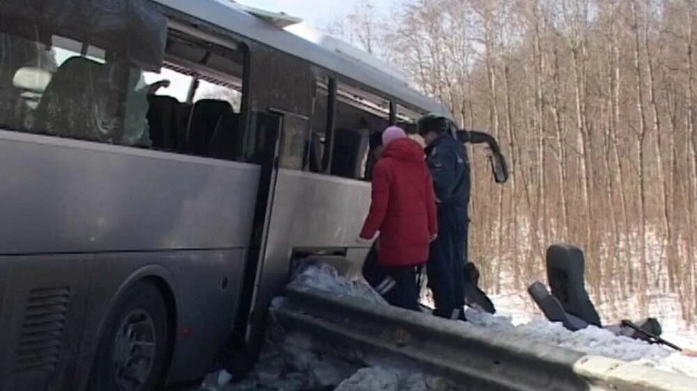 Авария с автобусом в Вологодской области. Вологда драка на дороге.