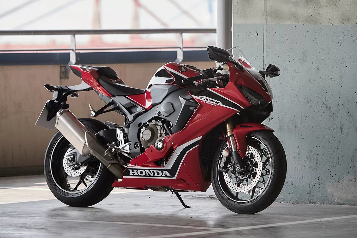 Мотоцикл honda rr