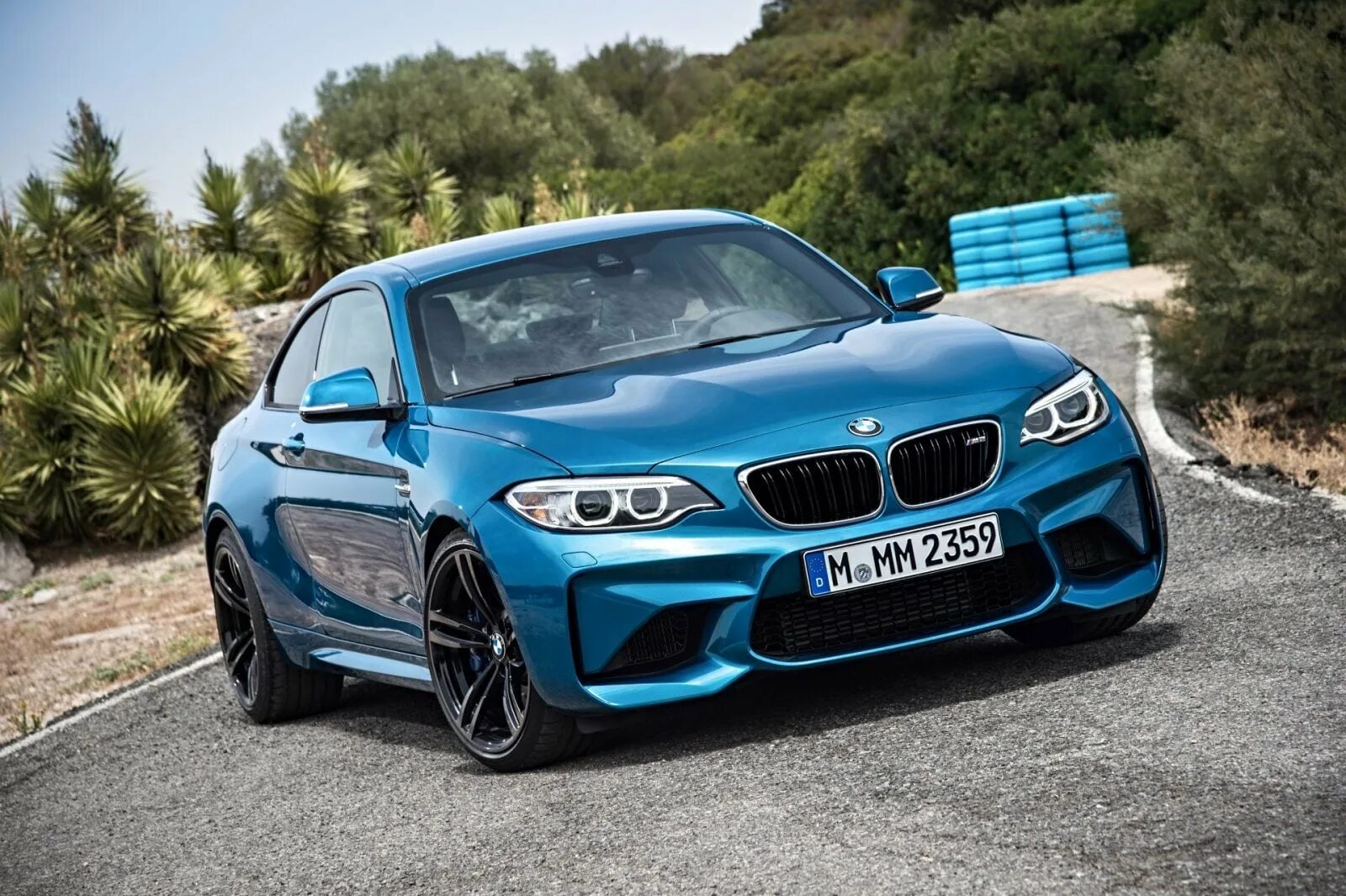 M 2 2 color