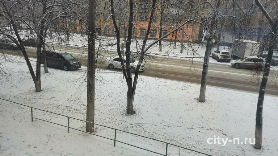 Октябрьский проспект 79. Гололед в новокузнецке сегодня. Гололед во дворах новокузнецк. Гололёд дороги. Новокузнецк 2010 фото.