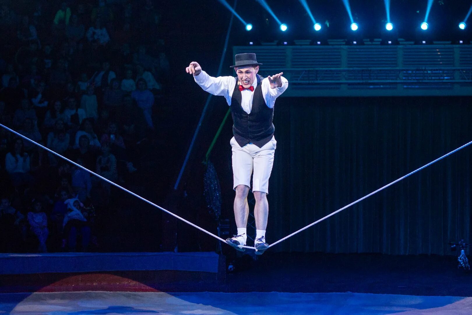 Советский цирк воздушные гимнасты. Цирк 17. Московский цирк канатоходцы 1970 е годы. Артисты цирка 19 века. Самый лучший цирк в россии.