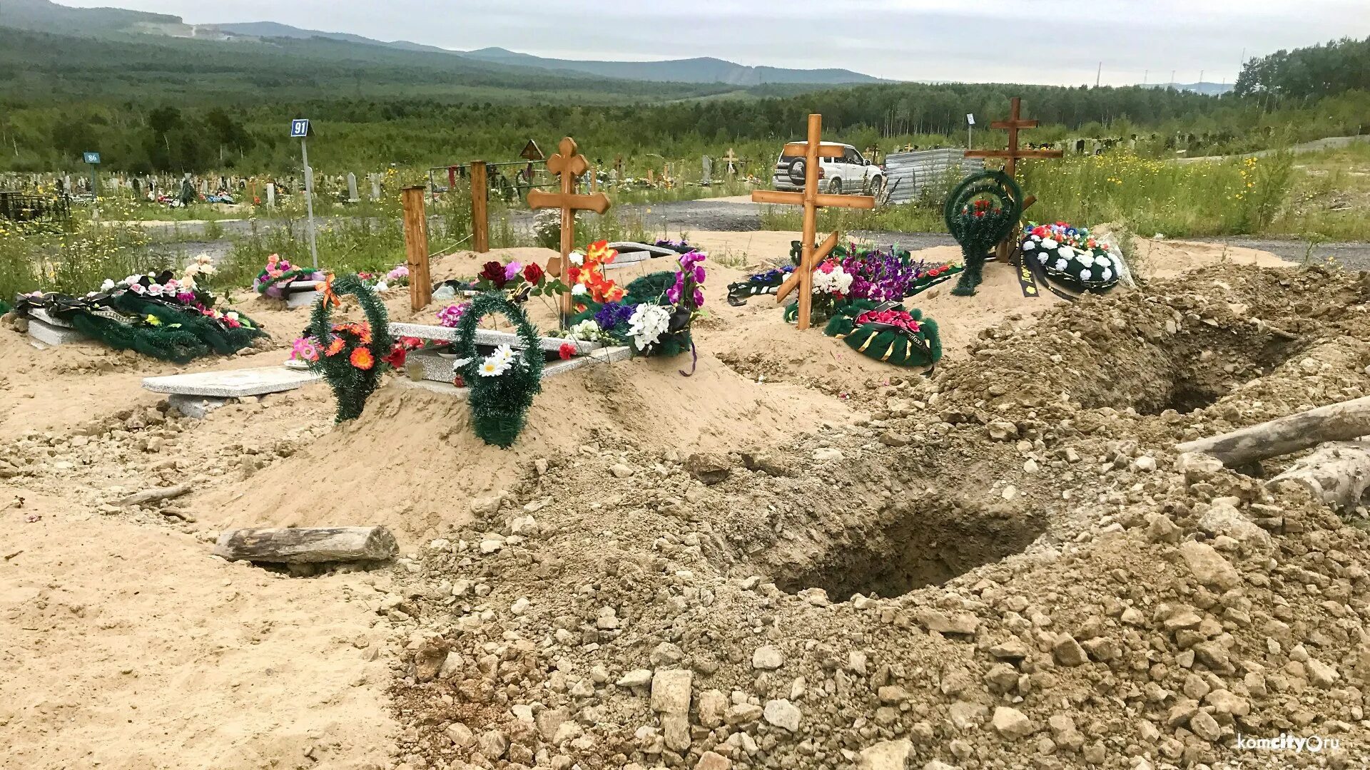 Во сколько можно на кладбище. Кладбище Комсомольск на Амуре. Медведи на кладбище в Комсомольске на Амуре. Кладбище Ильинка Хабаровск. Кладбище старт Комсомольск-на-Амуре.