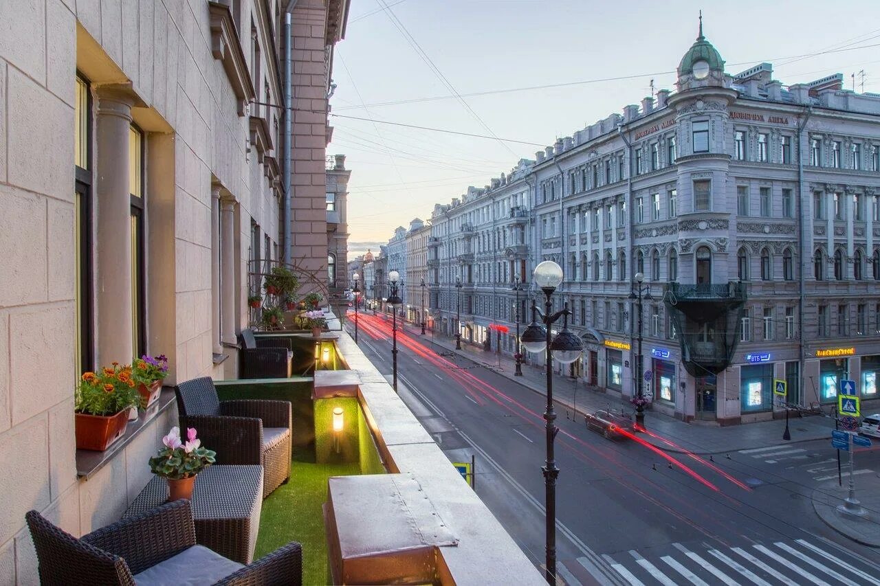 Отель на Невском проспекте Санкт-Петербург. Saint petersburg nevsky royal hotel