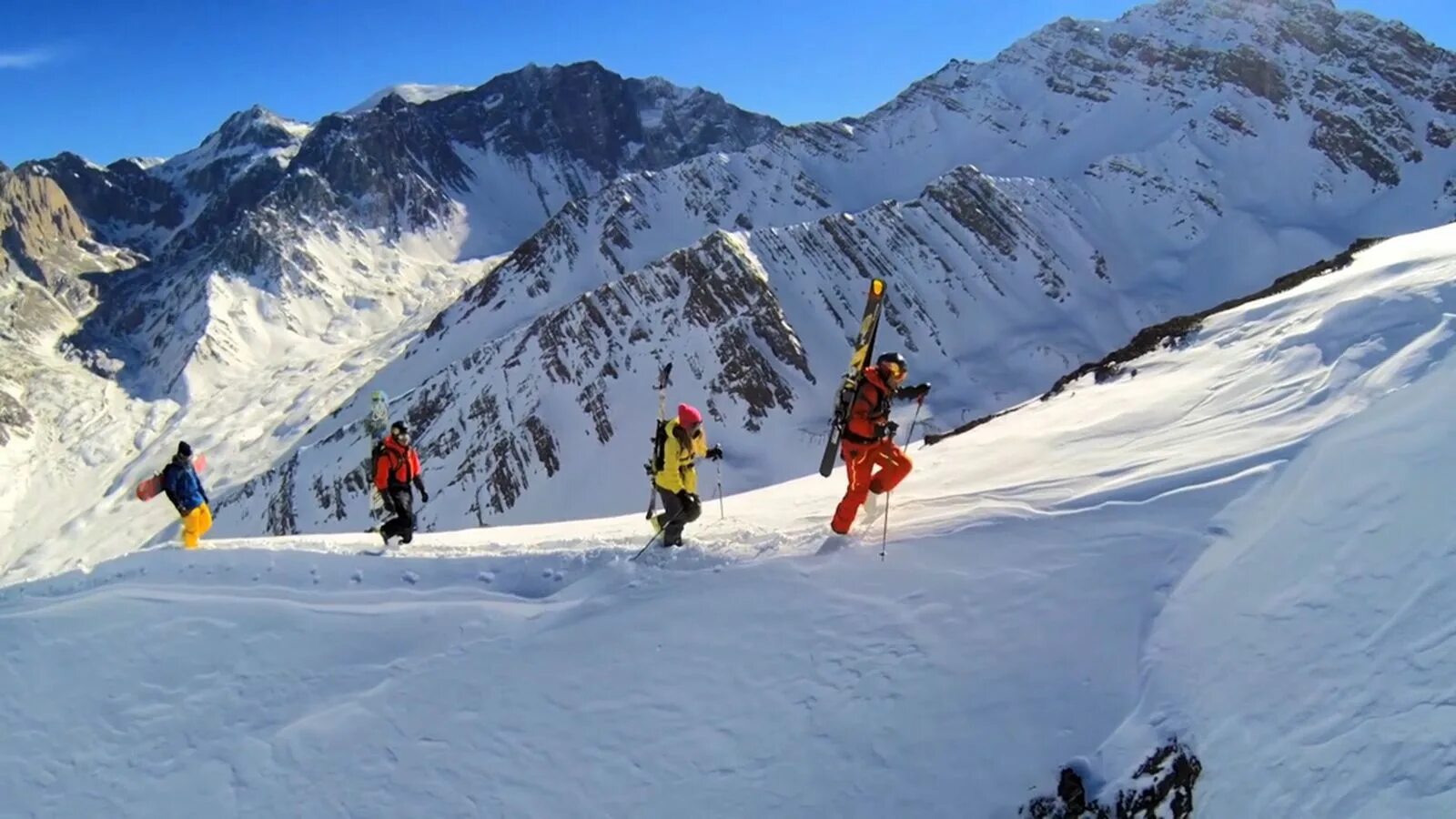 Skis руки. Скис фото. Skis. Девушка на лыжах в горах. Канадская горнолыжница элисон.