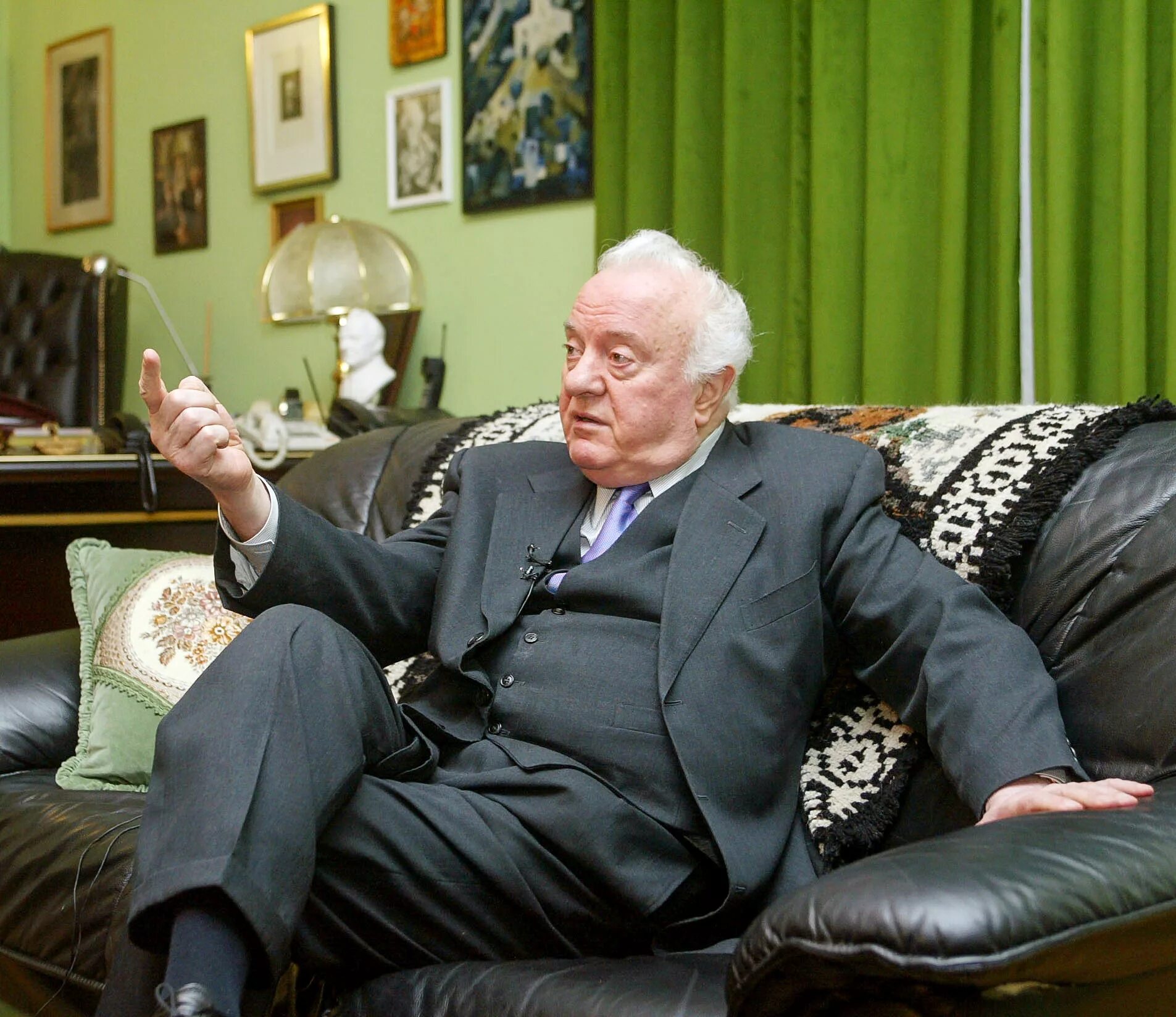 шеварднадзе министр иностранных дел ссср. шеварднадзе 1990. шеварднадзе министр иностранных дел. шеварнадзе. шеварднадзе министр иностранных дел ссср.