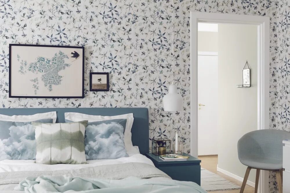 Обои с рисунком в спальню. Обои с рисунком в спальню. Спальня в хрущевке. Обои для спальни комбинированные. Обои в интерьере.