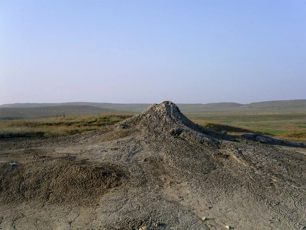 Долина грязевых вулканов в керчи. Джау тепе грязевой вулкан крым. Грязевой вулкан джау тепе в керчи. Долина грязевых вулканов в керчи. Грязевые вулканы в крыму.