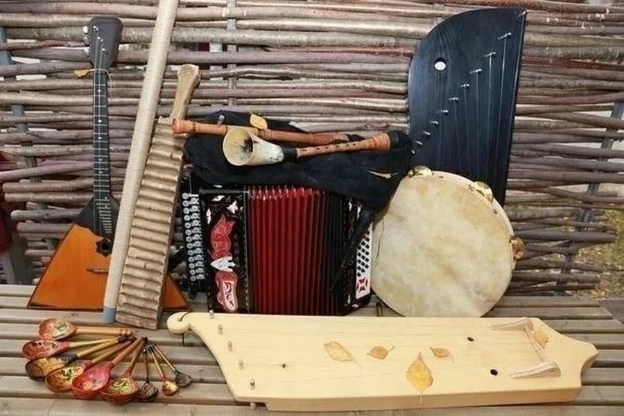 Коми народные инструменты (духовые, струнные, ударные). Народные фольклорные инструменты. Башкирские народные инструменты. Гусли балалайка гармонь. Баян балалайка домра.