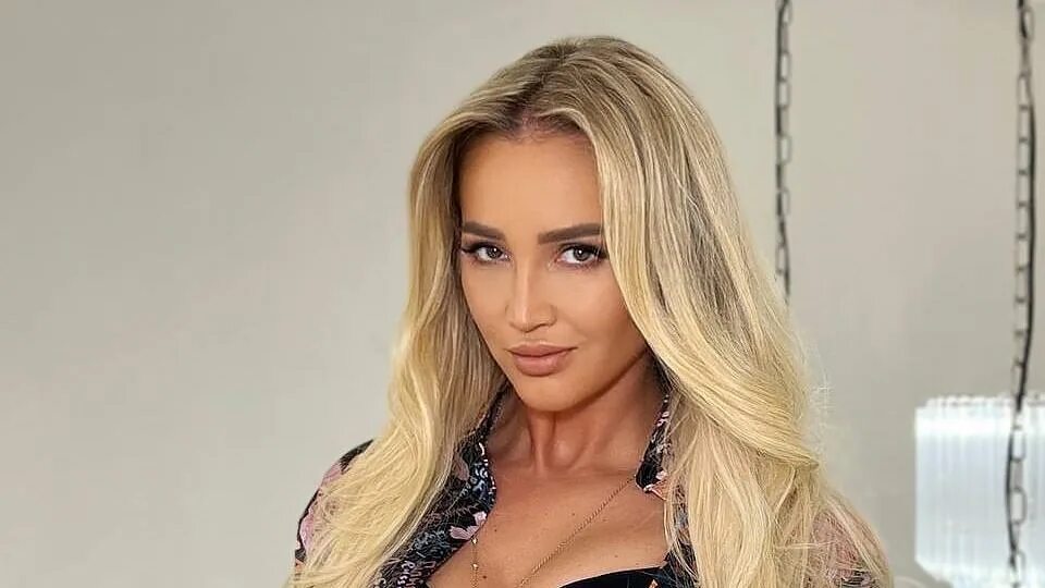 Бузова фото 2022. Бузова кукурузова. Бузова 2023. Оля бузова 2023. Бузова кукурузова.