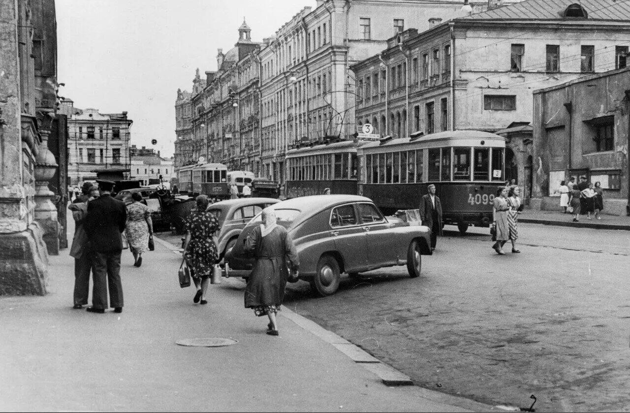 Архитектура нижнего тагила проспект ленина. Парк горького москва 1950. Нижний тагил 1950-е. Большой театр москва 70е годы. Арбатская площадь 1950.