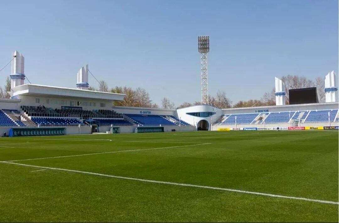 Stadion uz yangiliklari pro liga futbol. Стадион Локомотив Ташкент. Локомотив Ташкент Stadion. Бухоро стадион. Самарканд стадион Локомотив.