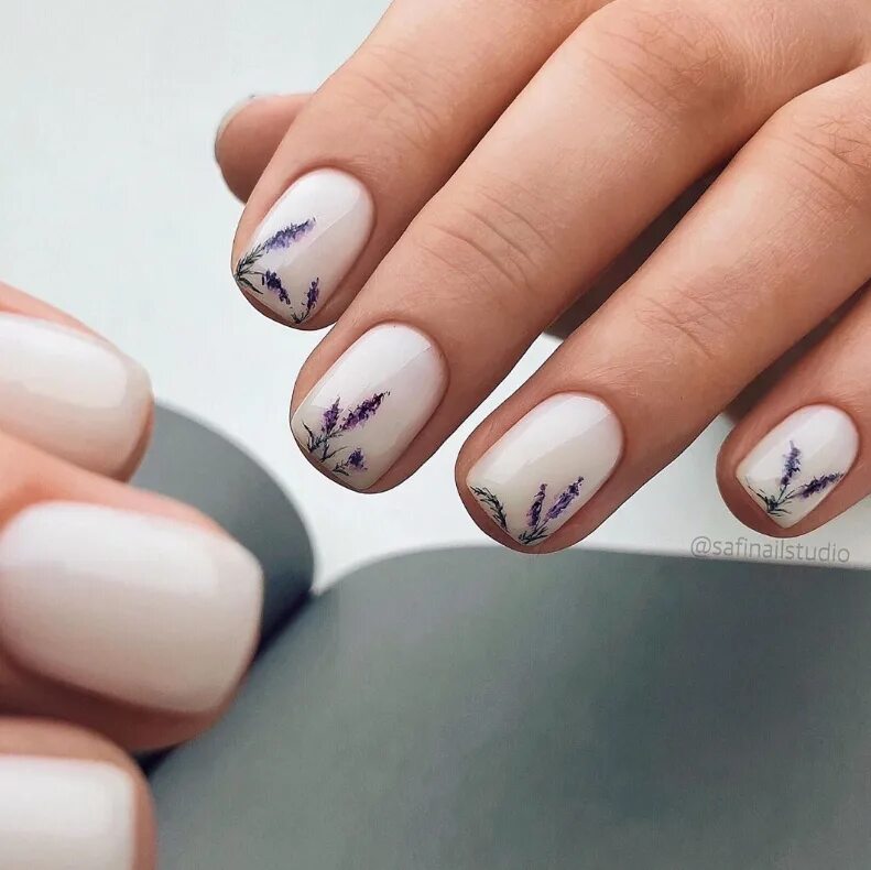 Идеи маникюра минимализм 2024 Long White Nails with Gemstone, White Nails, Gemstone Nails, Almond Nails, Nails