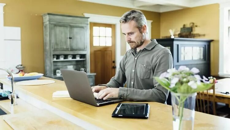 It s better to work home. Наставник фрилансеров. профессии from home. working from home картинки. man working laptop.