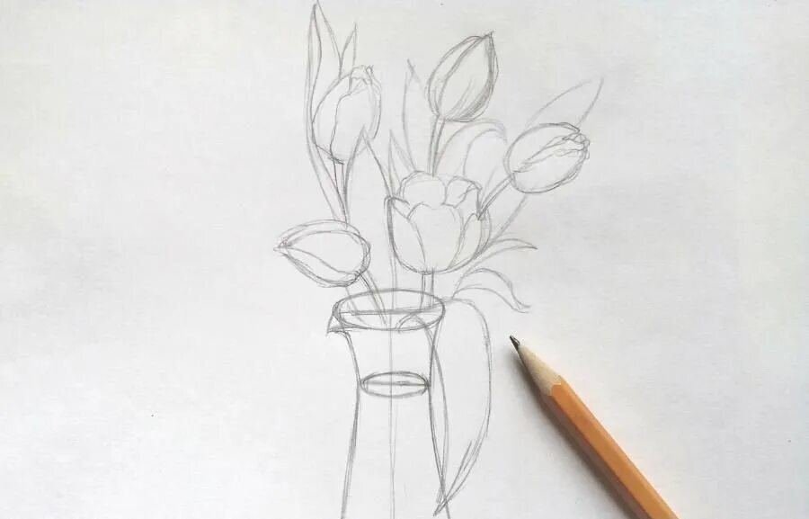 Букет карандашом легко. Рисование ваза с цветами. Букет карандашом. Ваза с цветами рисунок. Цветы в вазе срисовать.