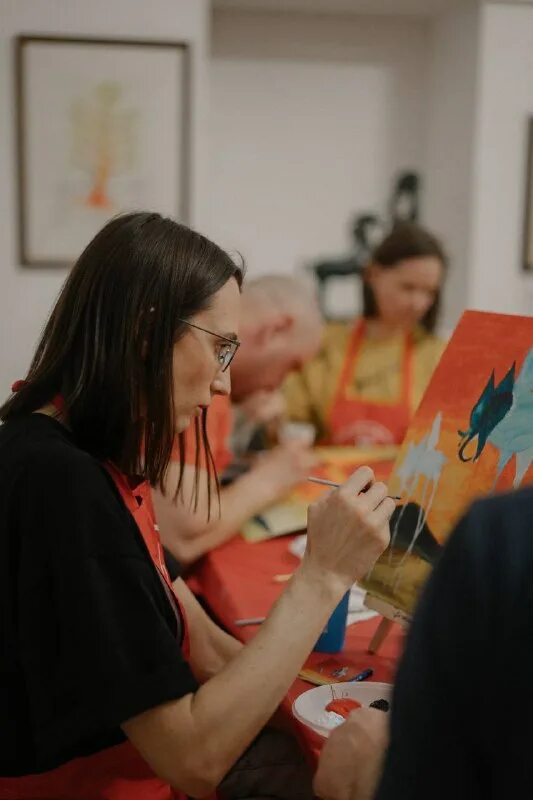 Интерактив на выставке для посетителей. Кимрская художественная галерея. Фонд искусство наций. Шадрин художник казань. Выставка графического искусства.