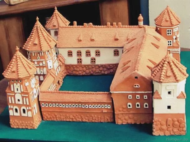 Замок из глины. Лепка из глины замок. Крепость из глины. Дворец из глины. Глиняный замок.
