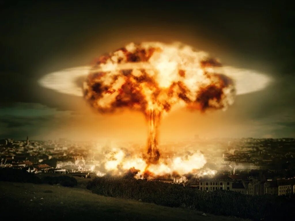 Объявили ядерную войну. Ядерный удар. Удар ядерной бомбы.