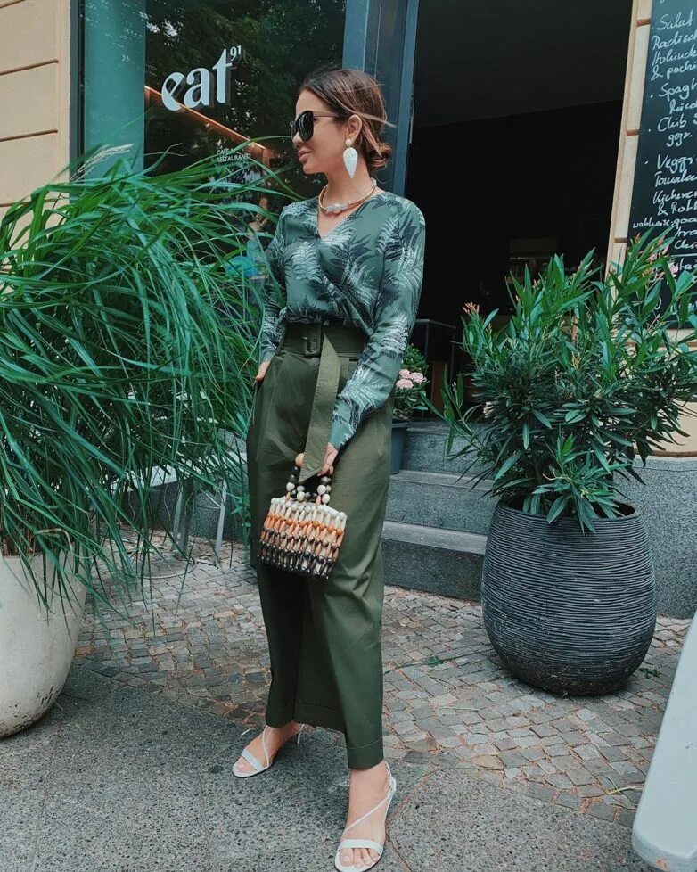 Деним 2022 стрит стайл. Мода 2024 женская повседневная. Мода 2024 женская повседневная. Кожанка 2021 gucci. Яна фисти 2023.